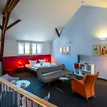 Schloss 3*
