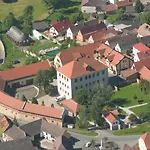 Schloss Ξενοδοχείο 3*