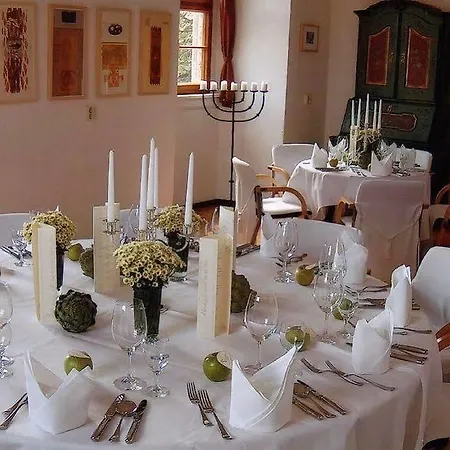 Schloss Hotel 3*